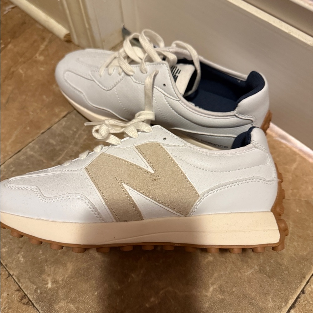New Balance White and Tan Women's Golf shoes